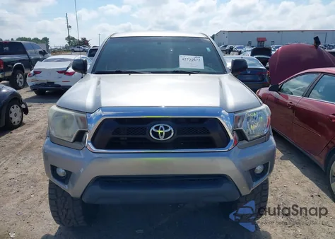 2015 Toyota Tacoma Prerunner V6 из США, поврежденный, VIN 5TFJU4GNXFX071613